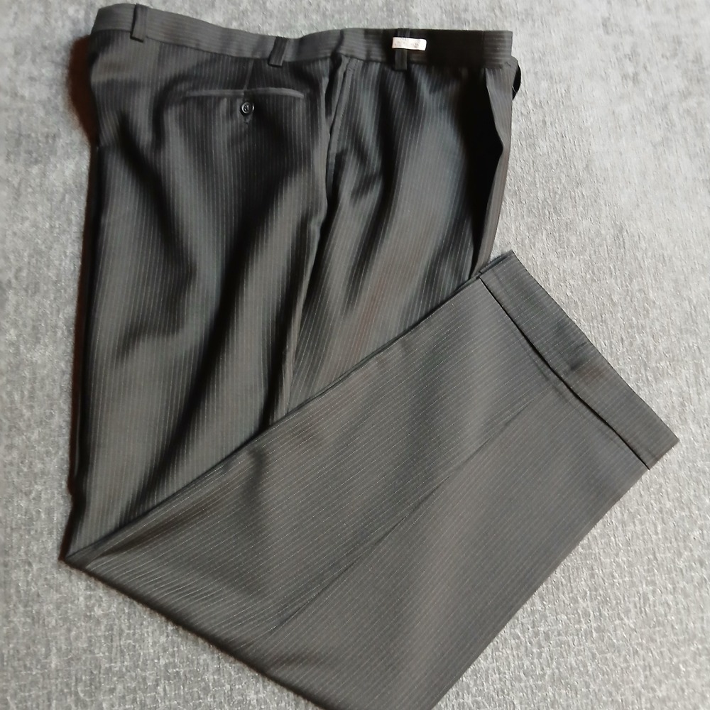 Calvin Klein Mens Pinstripe Wool Dress Pants Charcoal Gray Pleated Cuffed 42x32